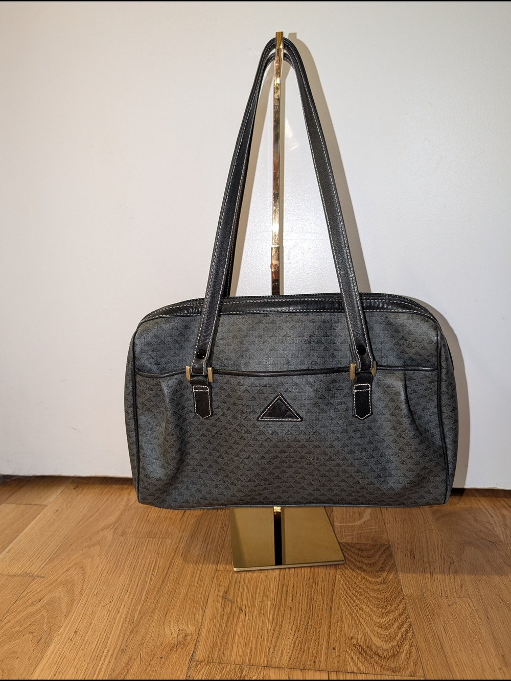 Liz Claiborne Gray & Black Patterned Shoulder Bag
